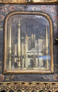 Stoelklok zijaanzicht