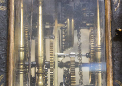 Stoelklok zijaanzicht