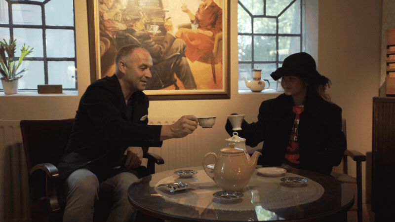 MuseumJoure_RouteVideo_Theedrinken