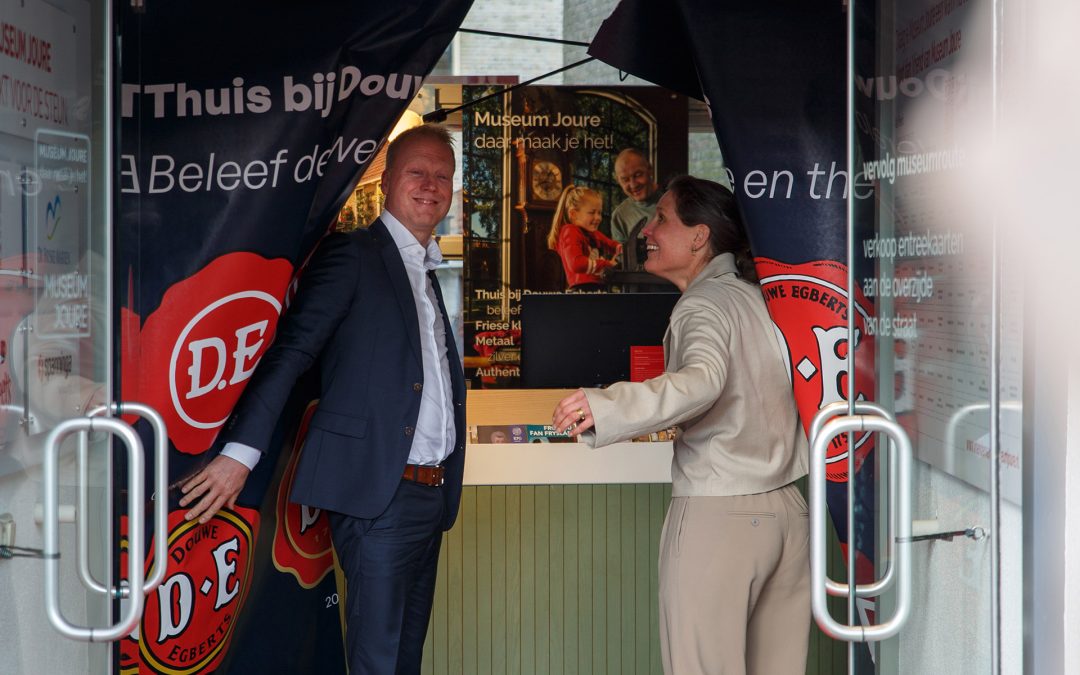 Feestelijke opening vernieuwde Douwe Egberts tentoonstelling